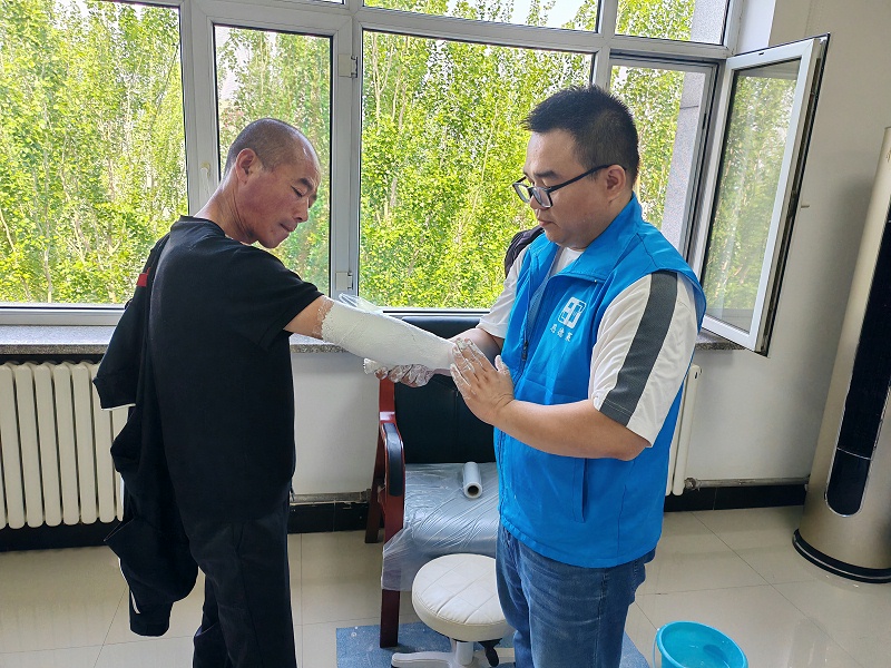 恩德萊用行動詮釋關愛，助力榆樹市殘疾人適配取模活動
