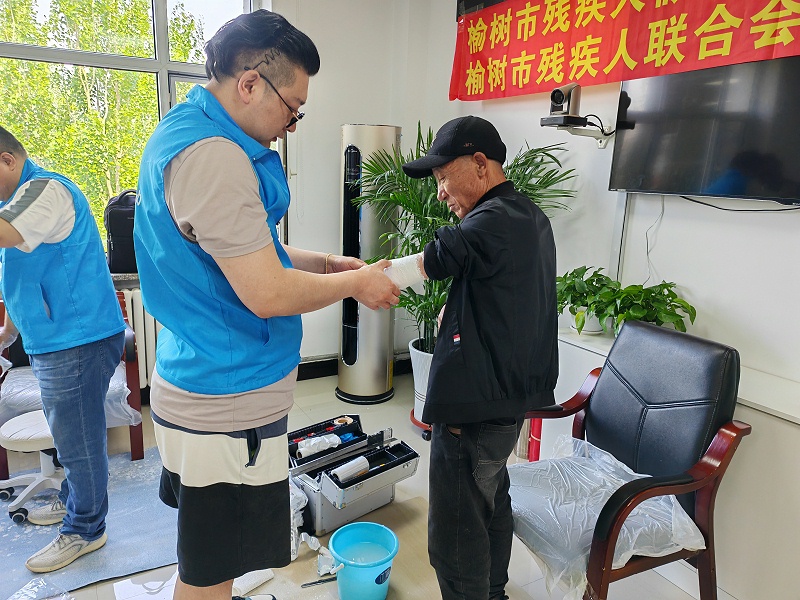 恩德萊用行動詮釋關愛，助力榆樹市殘疾人適配取模活動