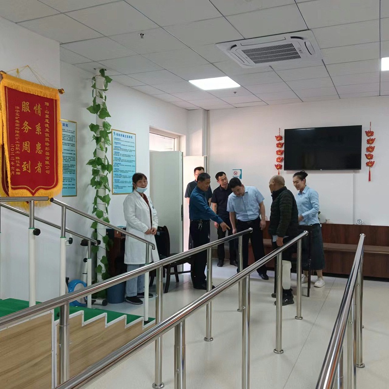 濟寧殘聯領導一行蒞臨恩德萊棗莊愛心店進行考察指導