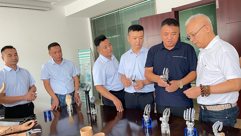 恩德萊聯(lián)盟高管一行赴丹陽假肢廠考察學(xué)習(xí)