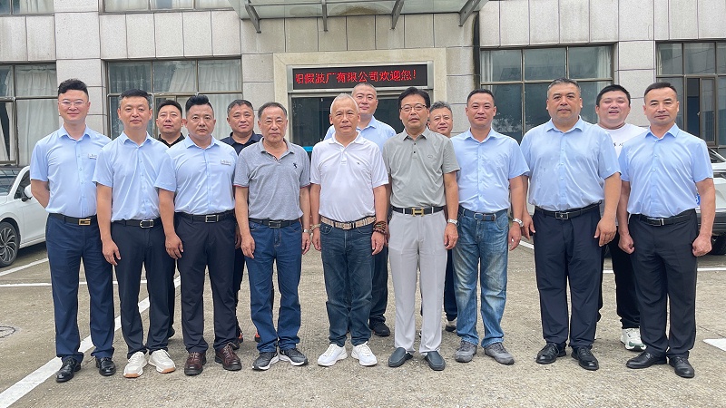 恩德萊聯(lián)盟高管一行赴丹陽假肢廠考察學(xué)習(xí)