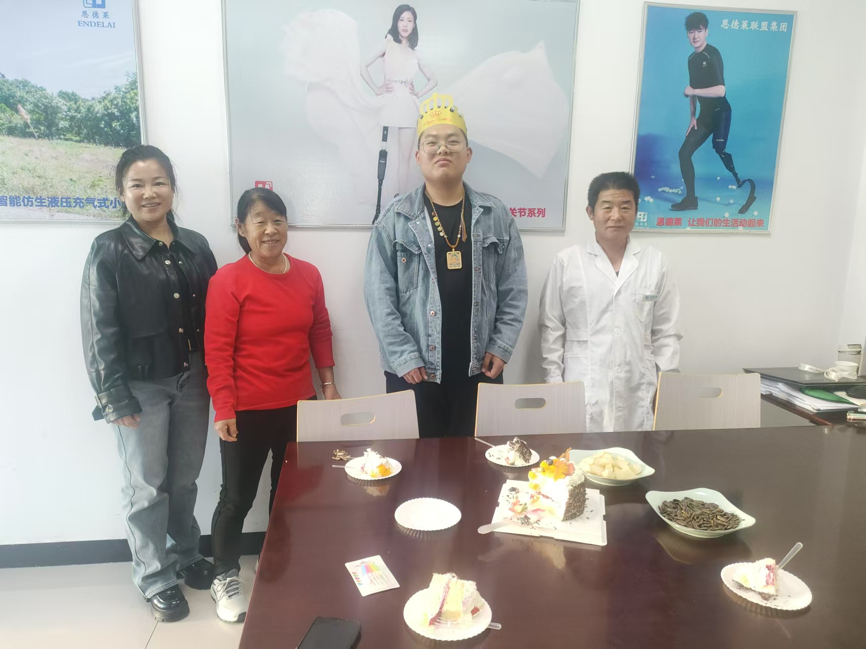 溫暖冬日，共同成長(zhǎng) | 恩德萊赤峰愛(ài)心店組織員工生日會(huì)