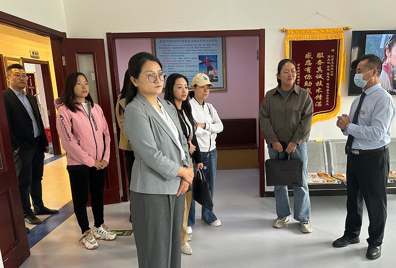 十月中旬，豐臺(tái)區(qū)社保領(lǐng)導(dǎo)一行蒞臨恩德萊北京總部進(jìn)行檢查和指導(dǎo)工作