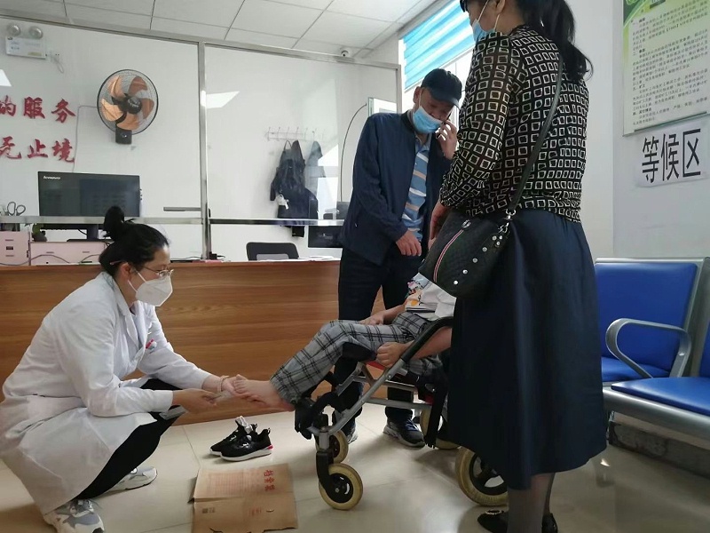 吉林省恩德萊愛心店為腦癱兒童上門服務定制矯形鞋