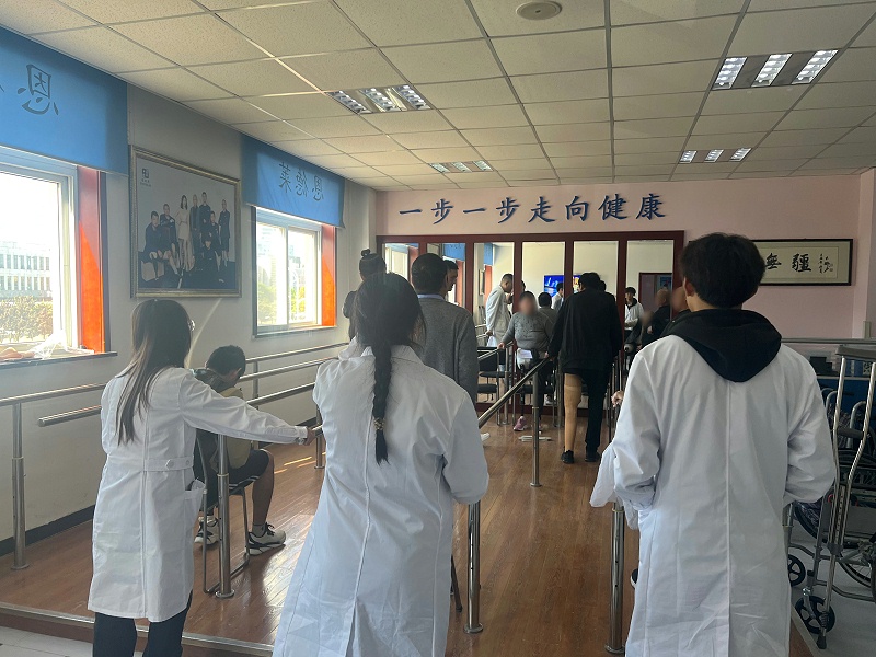 實(shí)習(xí)生在恩德萊學(xué)習(xí)中