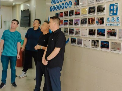東河區委常委、統戰部部長與區工商聯副會長蒞臨恩德萊考察指導工作