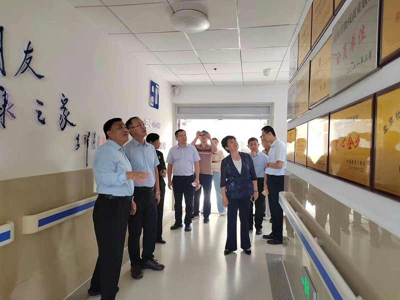 山東省殘疾人聯合會黨組成員等領導蒞臨棗莊恩德萊參觀考察