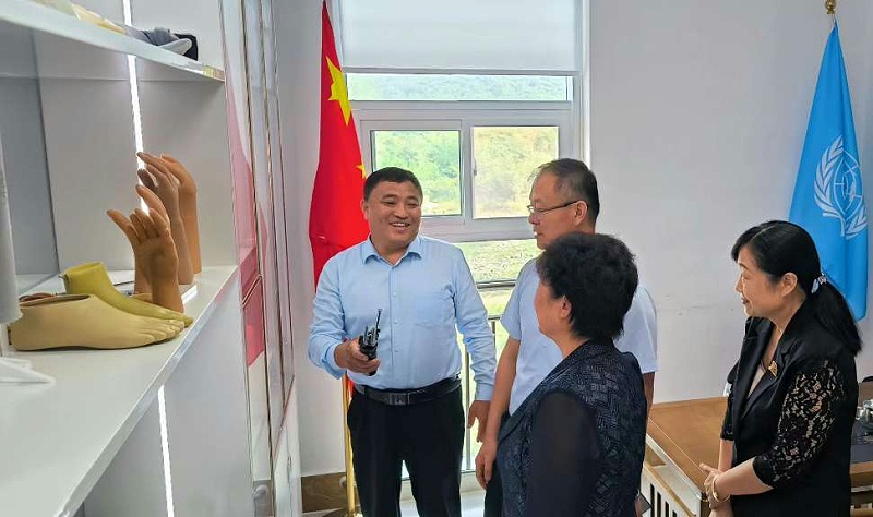 山東省殘疾人聯合會黨組成員等領導蒞臨棗莊恩德萊參觀考察